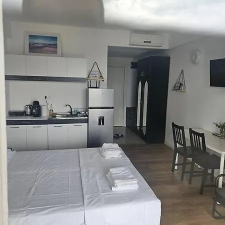 Studio Cu Piscina In Blaxy Lägenhet *