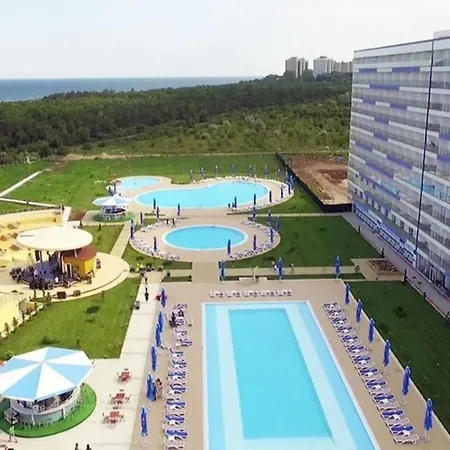 Studio Cu Piscina In Blaxy *