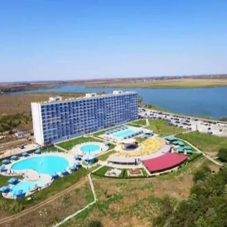 Studio Cu Piscina In Blaxy